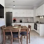 Apartamento Frezia 2 *
